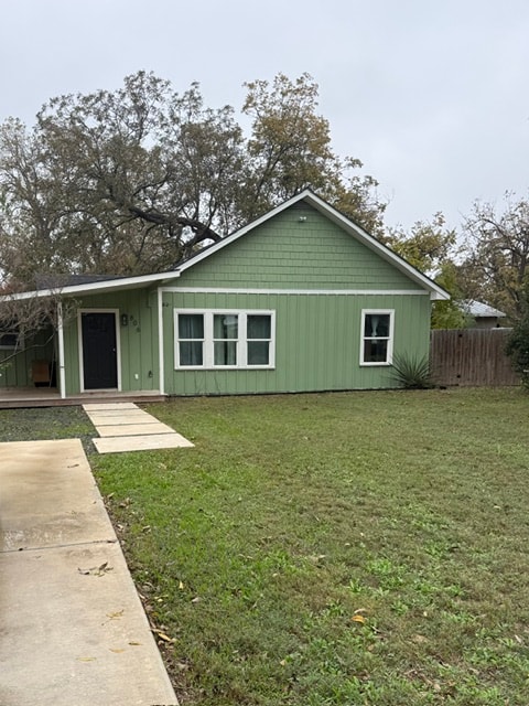Charming Home Near Hondo ISD — photo 1